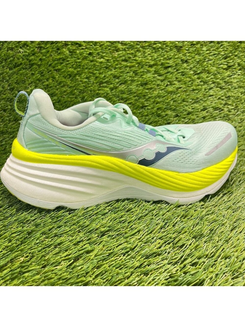 Saucony Hurricane 24 Womens Size 8.5 Green Gray Athletic Running Shoes Sneakers